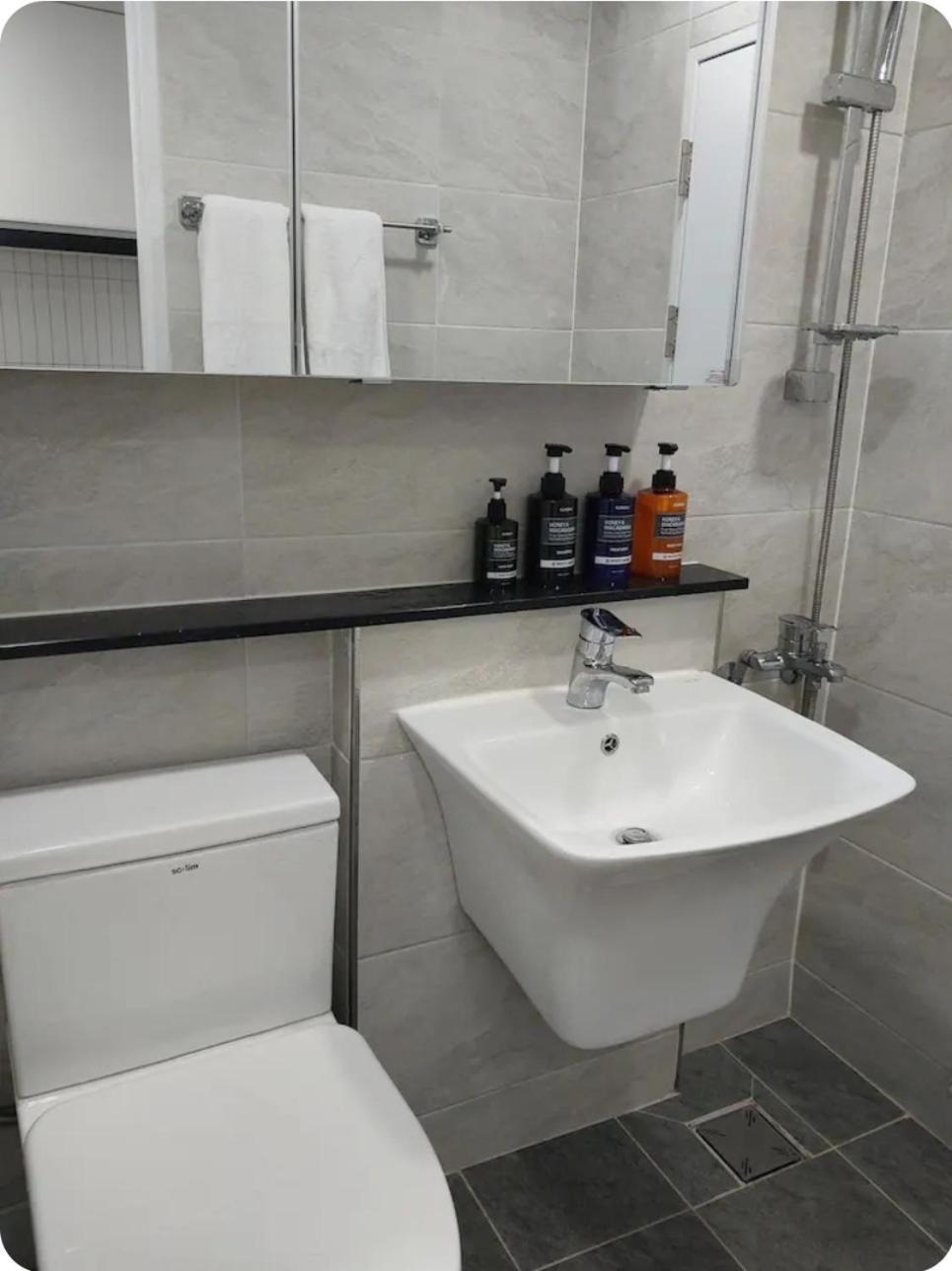 Apartment Kkachisan Station House Seoul