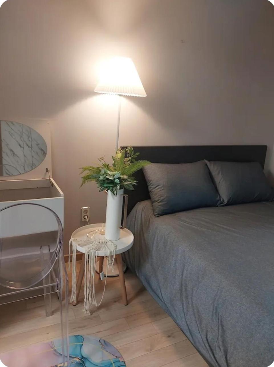Kkachisan Station House Apartment Seoul